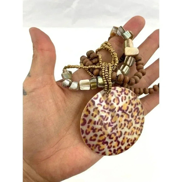 Leopard Print Shell Pendant Layered Necklace Seashell Abalone Shells Wood Bead - Picture 3 of 13